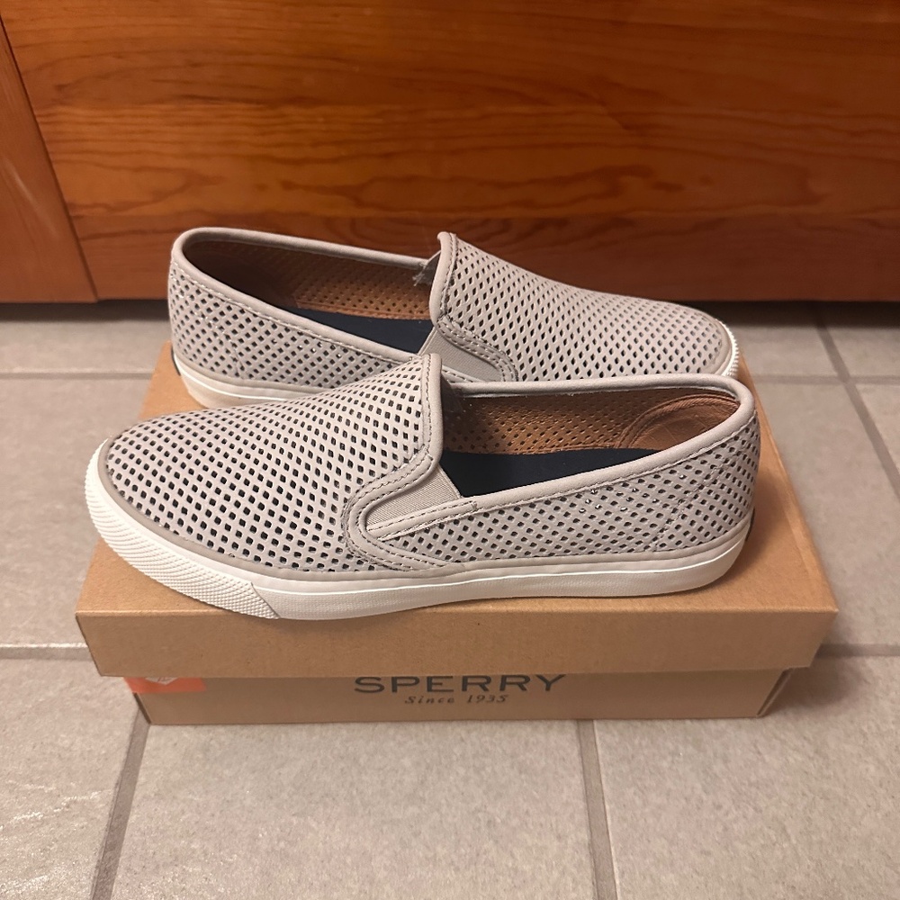 Sperry Top-Sider Women's Seaside Perforated Leather Slip-on Sneaker Size 7
